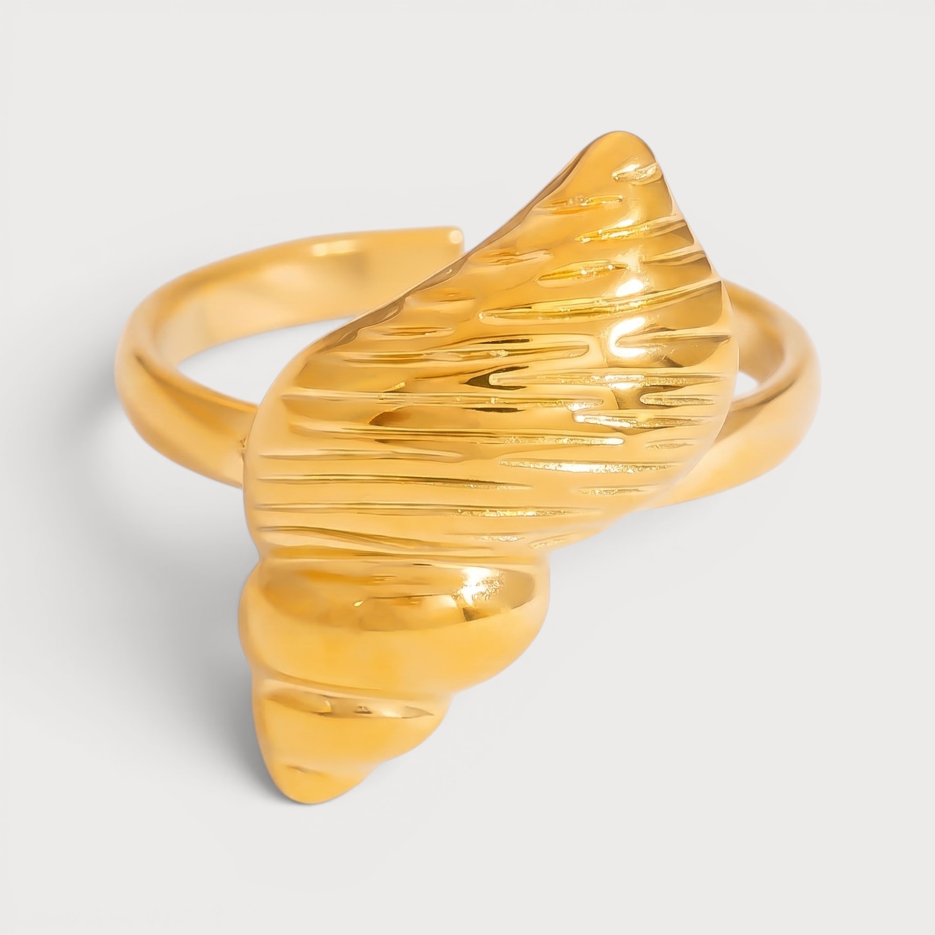 Bague coquillage conque cannelée en acier inoxydable doré
