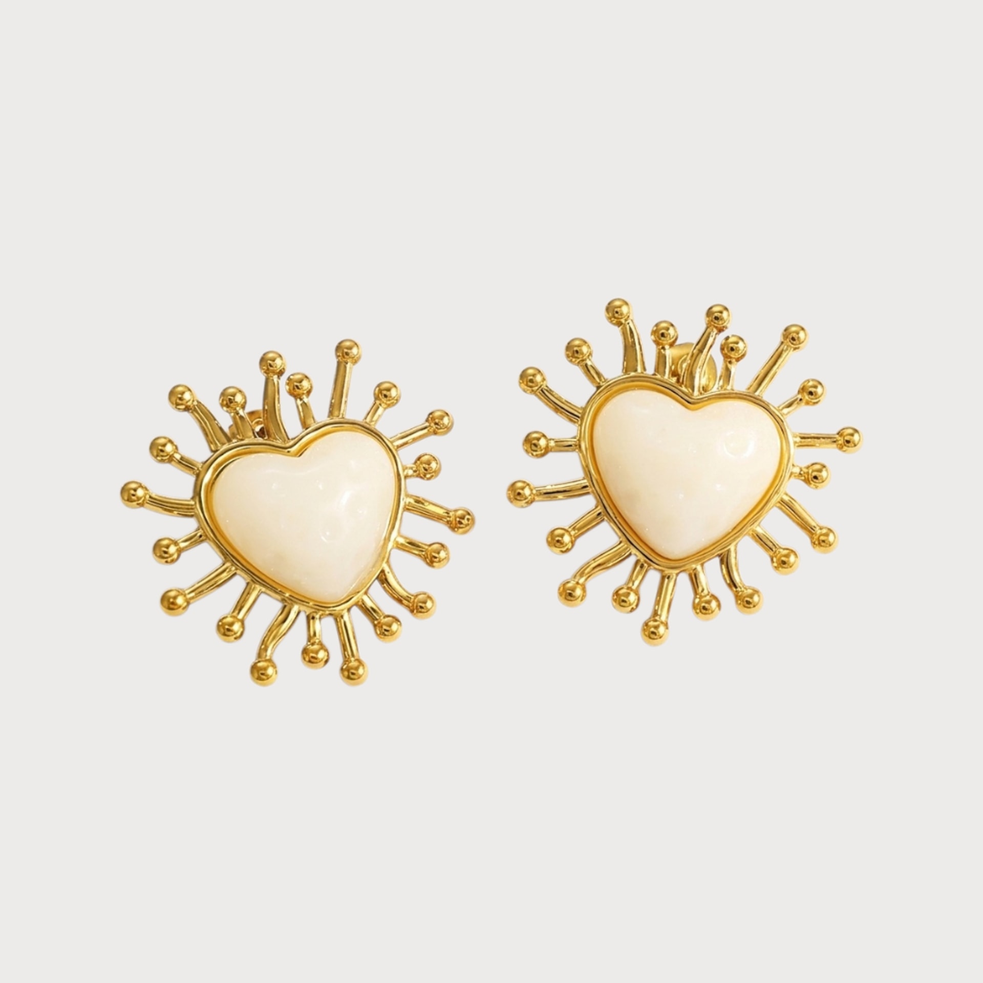 Puces d’oreilles cœur crème rayonnant en acier inoxydable doré