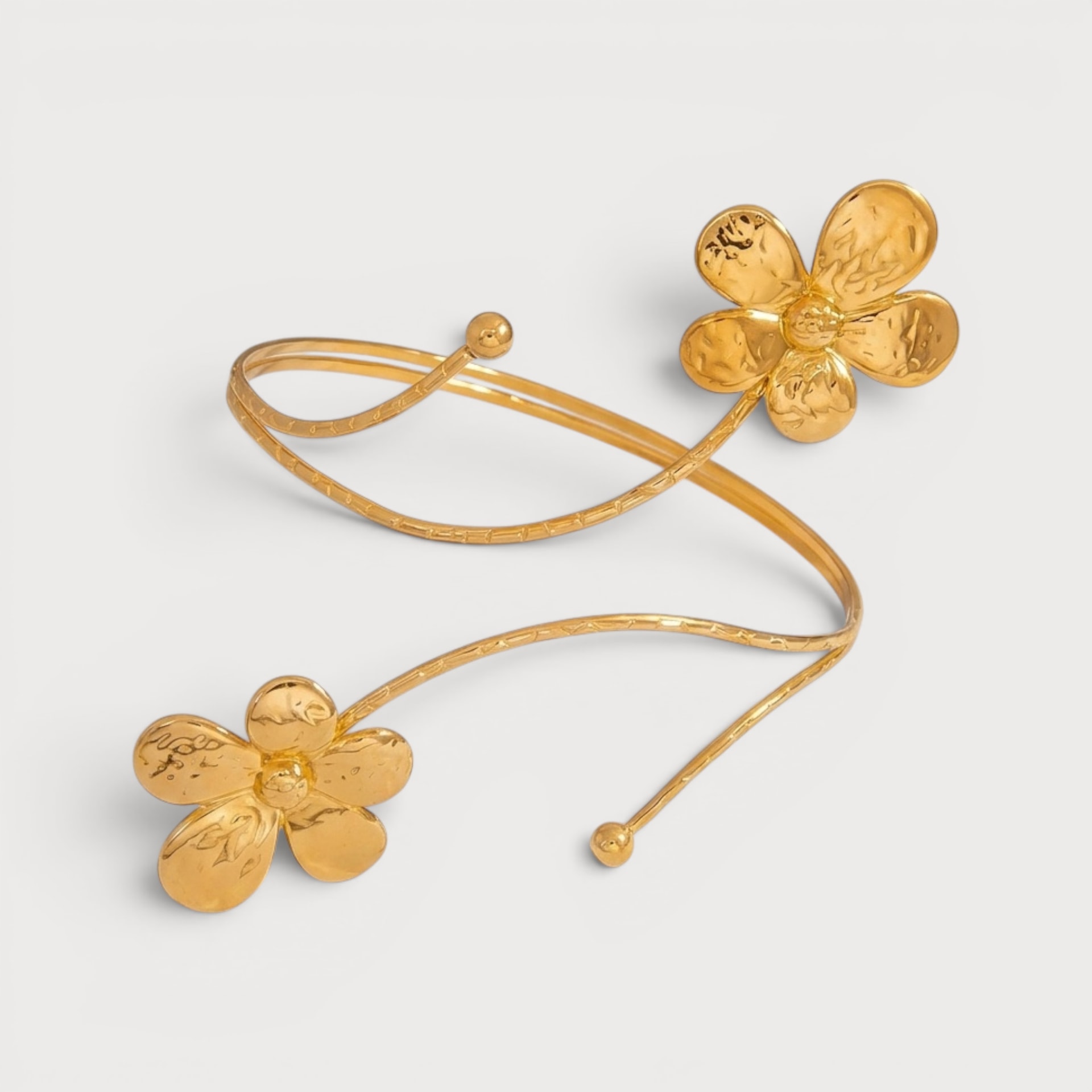 Bracelet de bras à fleurs en acier inoxydable doré