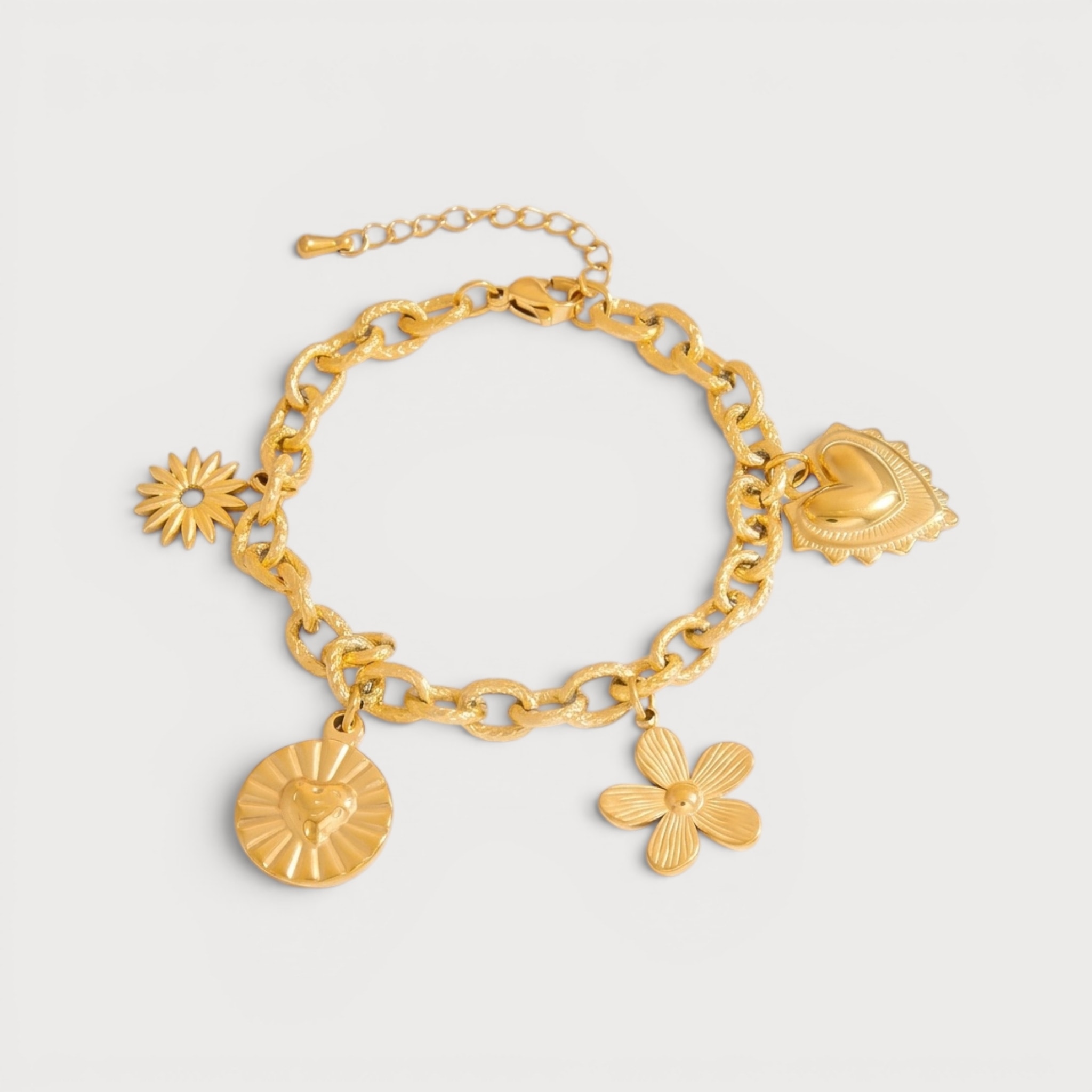 Bracelet charms cœurs et fleurs en acier inoxydable doré | Bloom × Blaze