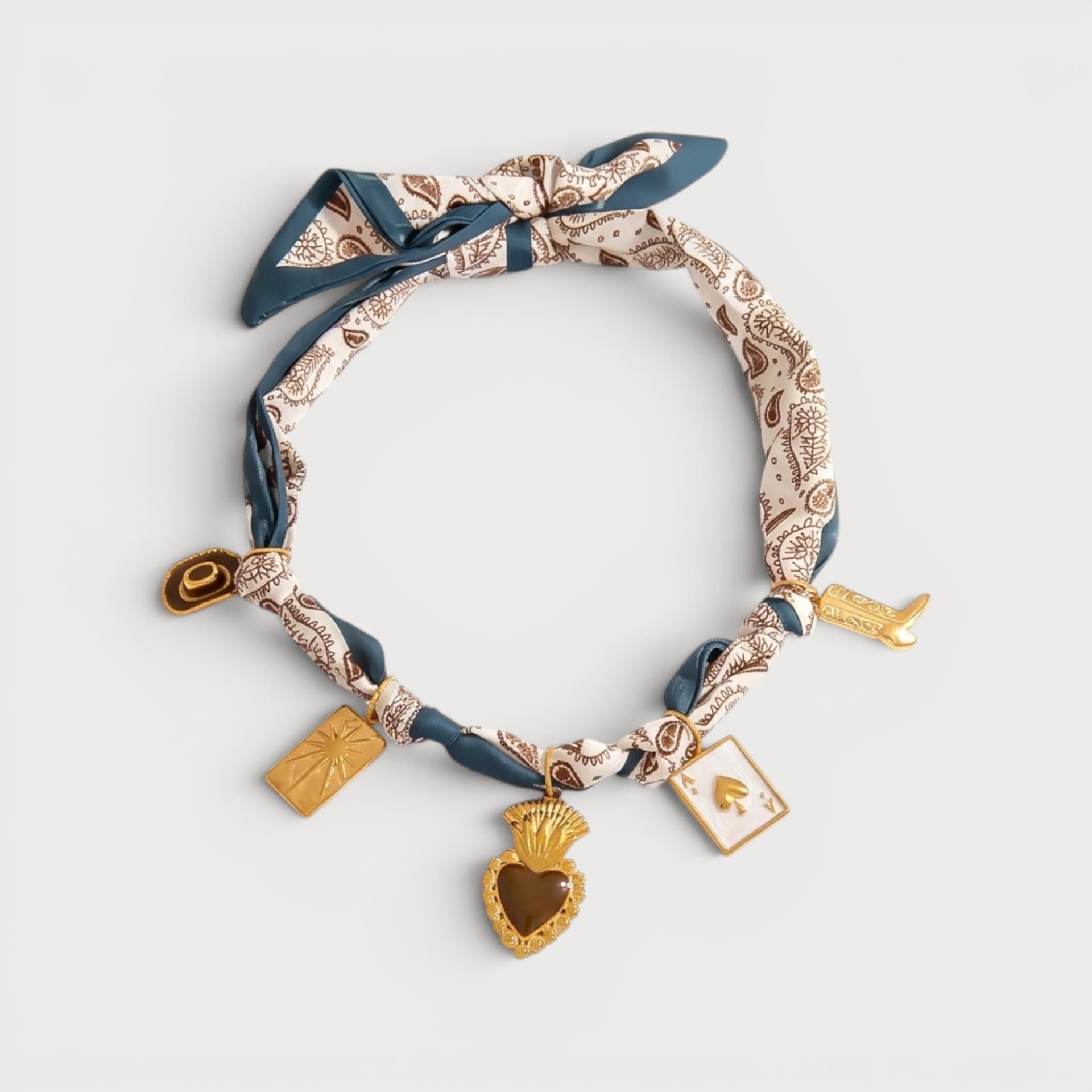 Assunta — Collier