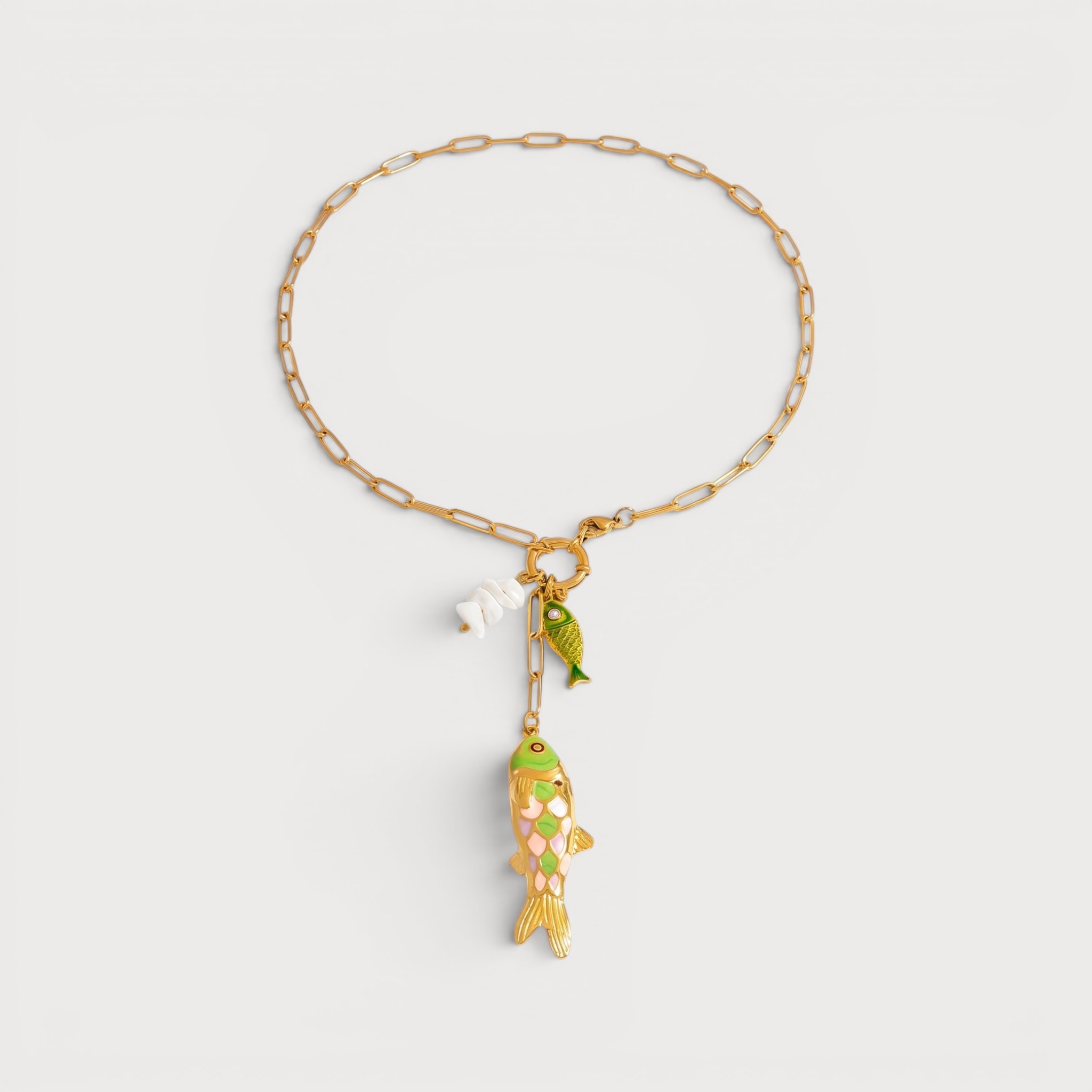 Collier deux poissons émaillés et coquillages blancs, chaîne trombone | Bloom × Blaze