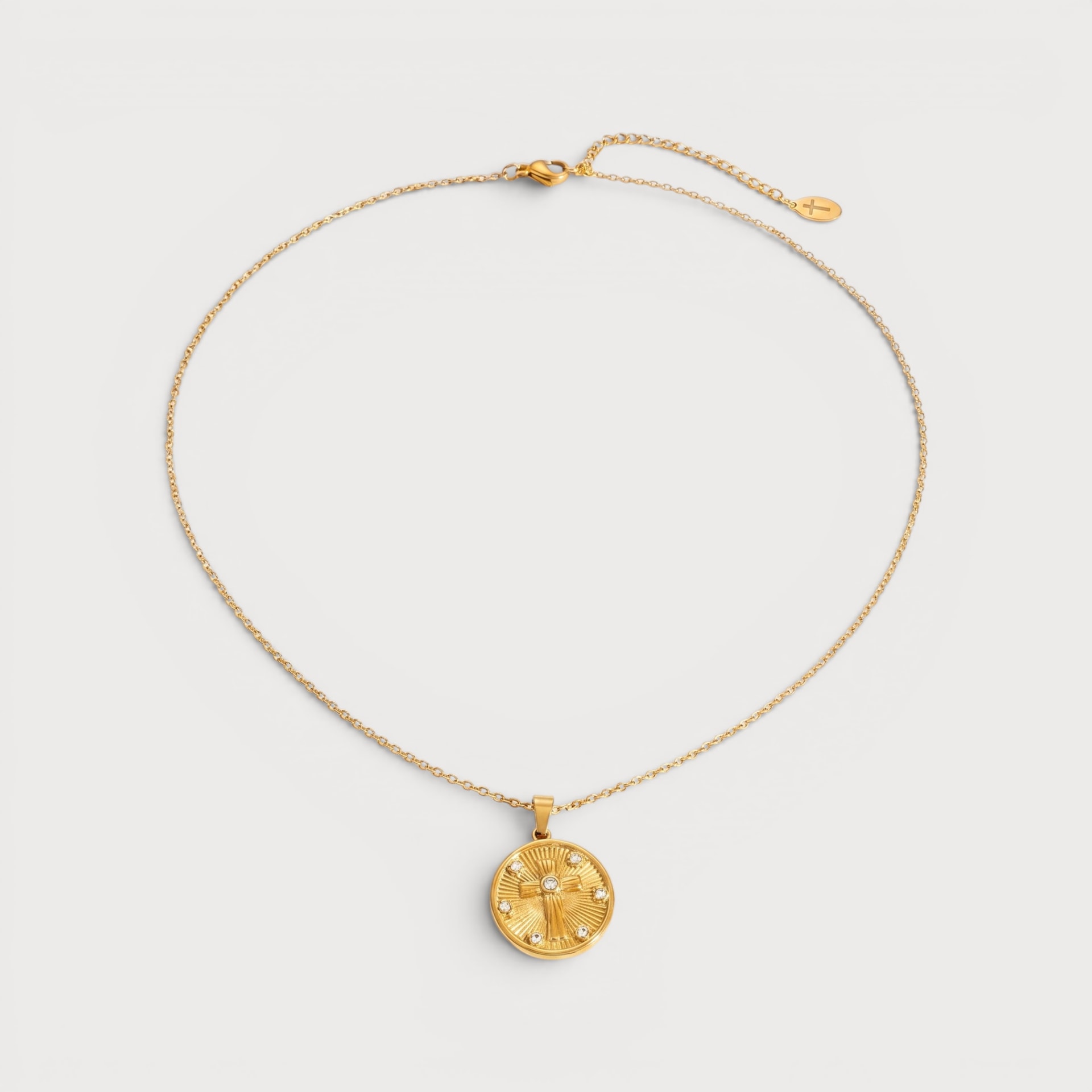 Collier médaille croix rayonnante sertie en acier inoxydable doré